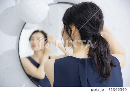 女性　ビューティー　ヘアケア　 75366549