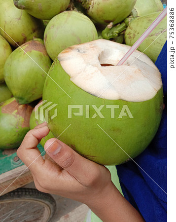 green coconut stock on shop for sell green coconut stock on shop for sell 75368886