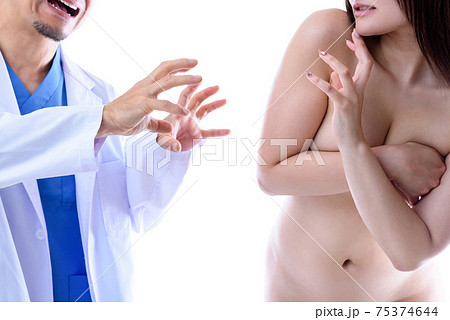 セクハラする医師、看護師イメージ　わいせつ　覚醒時せん妄 75374644