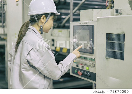 ビジネス 保守点検 女性 ビジネス 保守点検 女性 75376099