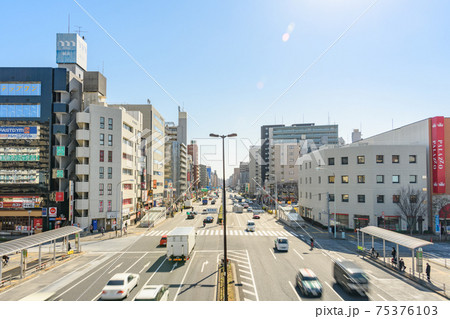 都市風景 東西線葛西駅前 環状7号線の車の流れと街並み 東京都江戸川区 都市風景 東西線葛西駅前 環状7号線の車の流れと街並み 東京都江戸川区 75376103