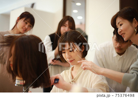 美容師の講習イメージ 美容師の講習イメージ 75376498