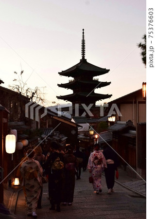 【京都・祇園】八坂の塔(法観寺)でタイムスリップ 【京都・祇園】八坂の塔(法観寺)でタイムスリップ 75376603