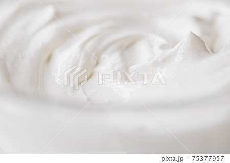 Homemade organic whipped cream, product texture 75377957