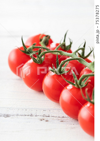 新鮮朝採り、房摘みトマト 新鮮朝採り、房摘みトマト 75378275