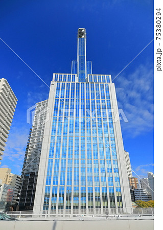【兵庫県】晴天下の神戸関電ビル 75380294
