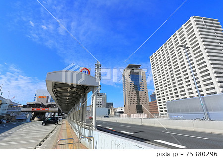 【兵庫県】晴天下の三宮高層ビル群 75380296