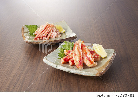 タラバガニ ズワイガニ 盛り付け 一品料理 タラバガニ ズワイガニ 盛り付け 一品料理 75380781