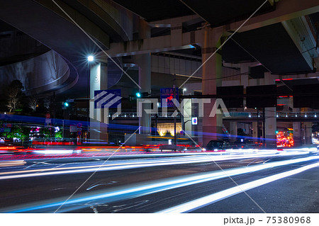 首都高速3号渋谷線の交通 池尻大橋周辺の夜景【交通イメージ】 首都高速3号渋谷線の交通 池尻大橋周辺の夜景【交通イメージ】 75380968