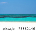 竹富島・コンドイビーチの海 75382146