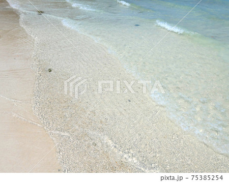 Beautiful tropical beach 75385254