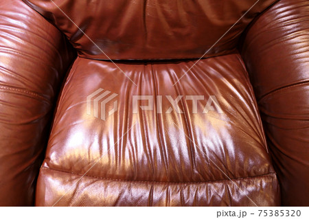 Red chair background 75385320