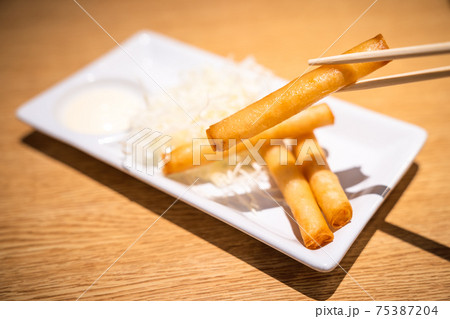 Ebi Roll (Raw Shrimp Spring Roll) placed on...の写真素材 [75387204] - PIXTA