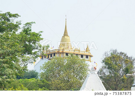 タイ・バンコクの黄金の丘寺院「ワット・サケット(Wat Saket)」 タイ・バンコクの黄金の丘寺院「ワット・サケット(Wat Saket)」 75387875