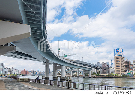 都市風景 隅田川テラス 首都高速道路両国JCT付近 東京都中央区 都市風景 隅田川テラス 首都高速道路両国JCT付近 東京都中央区 75395034