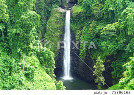 南太平洋の島国サモア独立国 ウポル島ソポアガ滝の写真素材