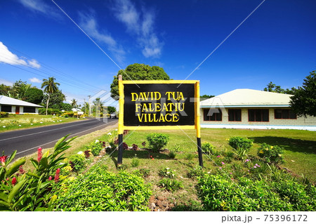 南太平洋の島国サモア独立国　ウポル島ファレアティウ 75396172