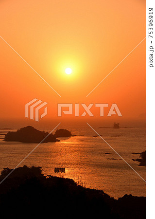 九十九島の夕景 75396919
