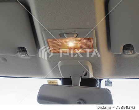 自動車のルームランプ(点灯時) 自動車のルームランプ(点灯時) 75398243