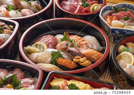 寿司の盛り合わせ 寿司の盛り合わせ 75398434