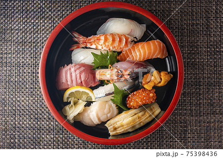 寿司の盛り合わせ 寿司の盛り合わせ 75398436