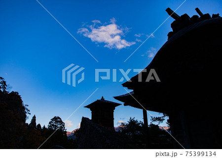 開山堂のシルエット 75399134