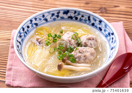 白菜と肉だんごの春雨スープ 白菜と肉だんごの春雨スープ 75401639