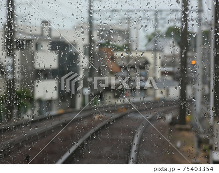 雨模様の車窓から 75403354