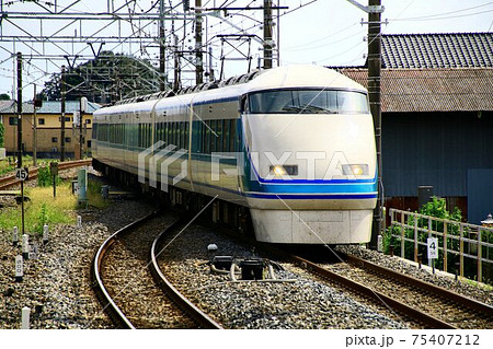 日光へ快走する『特急スペーシア』 75407212