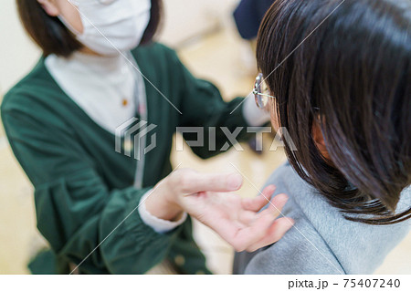 メガネの調整　子供メガネ 75407240