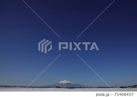 津軽平野から観る岩木山 津軽平野から観る岩木山 75408457