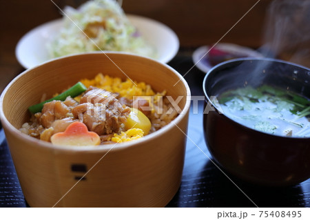鶏めしわっぱ 鶏めしわっぱ 75408495