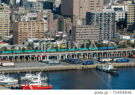 石油輸送で京葉線を走る貨物列車 石油輸送で京葉線を走る貨物列車 75409846