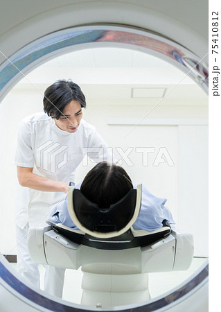 病院　人間ドック　MRI　CT検査　医療 75410812