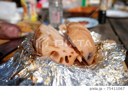 レンコンのホイル焼き レンコンのホイル焼き 75411067