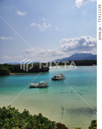 石垣島 川平湾の景色 石垣島 川平湾の景色 75411236