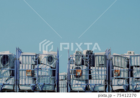 家電リサイクル施設の廃棄物 75412270