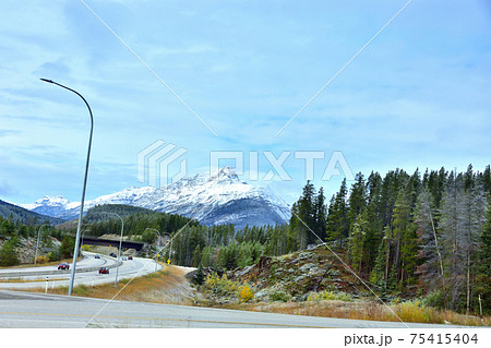 カナディアンロッキー 75415404