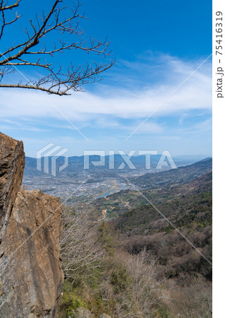 龍門山の明神岩(和歌山県紀の川市) 龍門山の明神岩(和歌山県紀の川市) 75416319