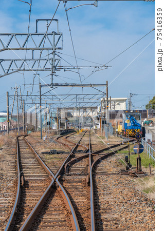 駅付近の踏切から見たJR粉河駅 駅付近の踏切から見たJR粉河駅 75416359