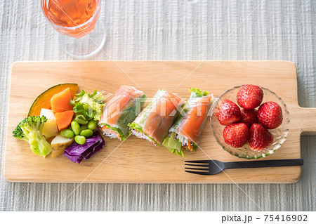 生春巻き　ランチ 75416902