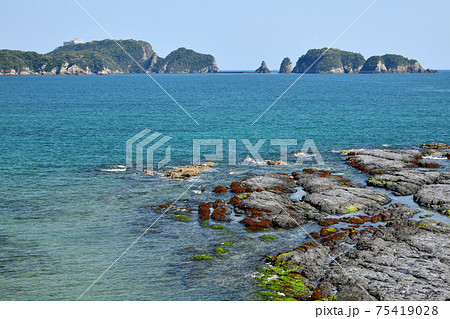 森浦湾に浮かぶ紀の松島を望む(那智勝浦サイクリング道路より) 森浦湾に浮かぶ紀の松島を望む(那智勝浦サイクリング道路より) 75419028