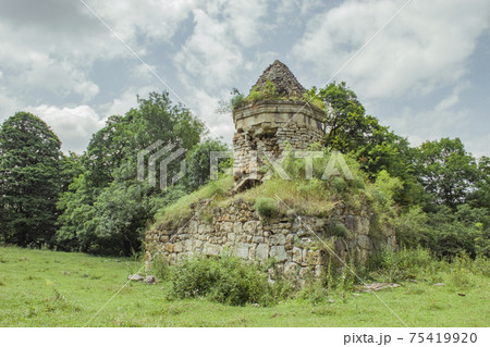medieval church 75419920