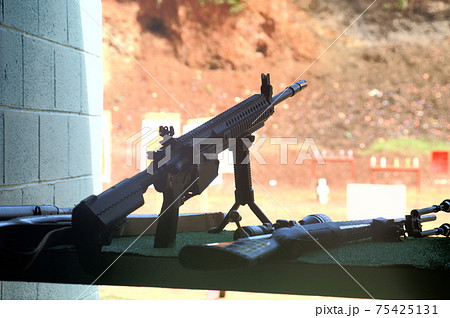 グアム実弾射撃上より AR-15アサルトライフル グアム実弾射撃上より AR-15アサルトライフル 75425131