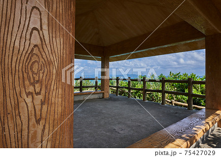 沖縄県国頭郡今帰仁村運天の展望台 沖縄県国頭郡今帰仁村運天の展望台 75427029