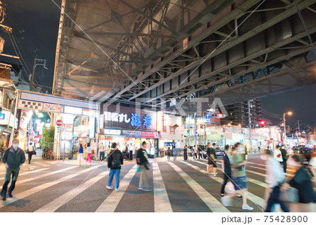 【大阪府】10月・JR環状線 鶴橋駅前の繫華街 【大阪府】10月・JR環状線 鶴橋駅前の繫華街 75428900