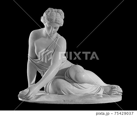 Ancient marble statue of a nude woman. Antique...の写真素材 [75429037] - PIXTA