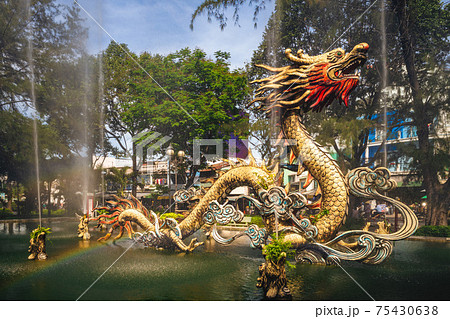 Dragon sculpture in Chinatown of Ho Chi Minh, Vietnam 75430638