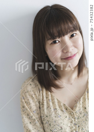 物静かな女性 物静かな女性 75432382