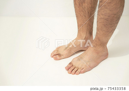 男性の脚 男性の脚 75433358